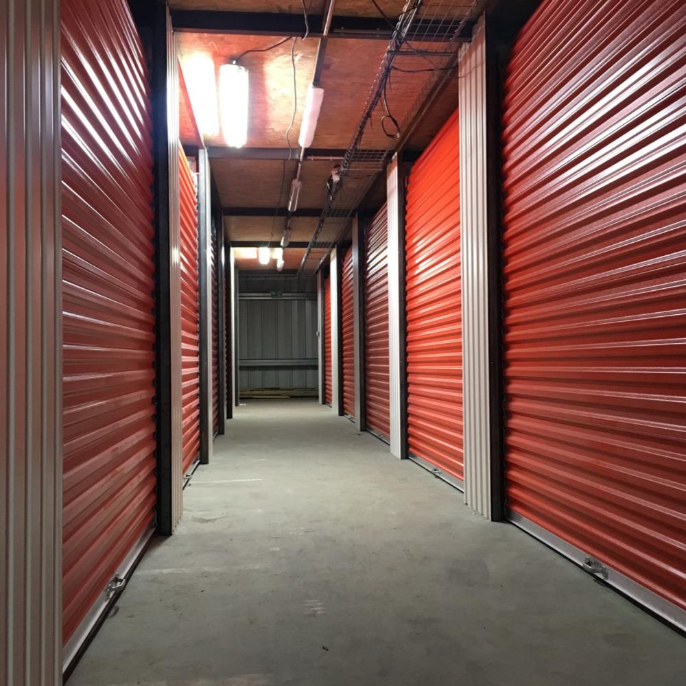 Monsieur Stock BRIDES LES BAINS Location de box et garde-meuble BRIDES LES BAINS